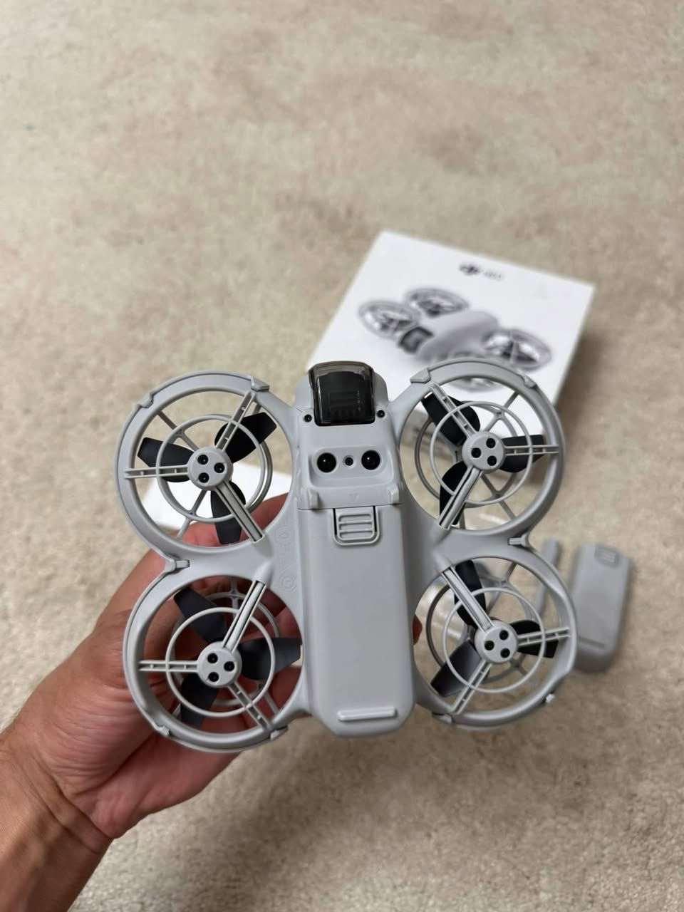 درون  Dji neo  سنكل فتح كارتونه وطايره فقط 4 مرات
نظافة 100‎%‎كلش نظيفه مابيها اي شي فقط فتح كارتون وماصار هواي فقط طارت 4 مرات للتجربه هم مو مستمره

الملحقات الي وياها الاصليه الي تجي وياها 

ريش عدد 2 

درنفيس الصغير 

وكيبل شحن 

والبطارية 

والكارتونه

مكان بغداد
سعر 480

***********
