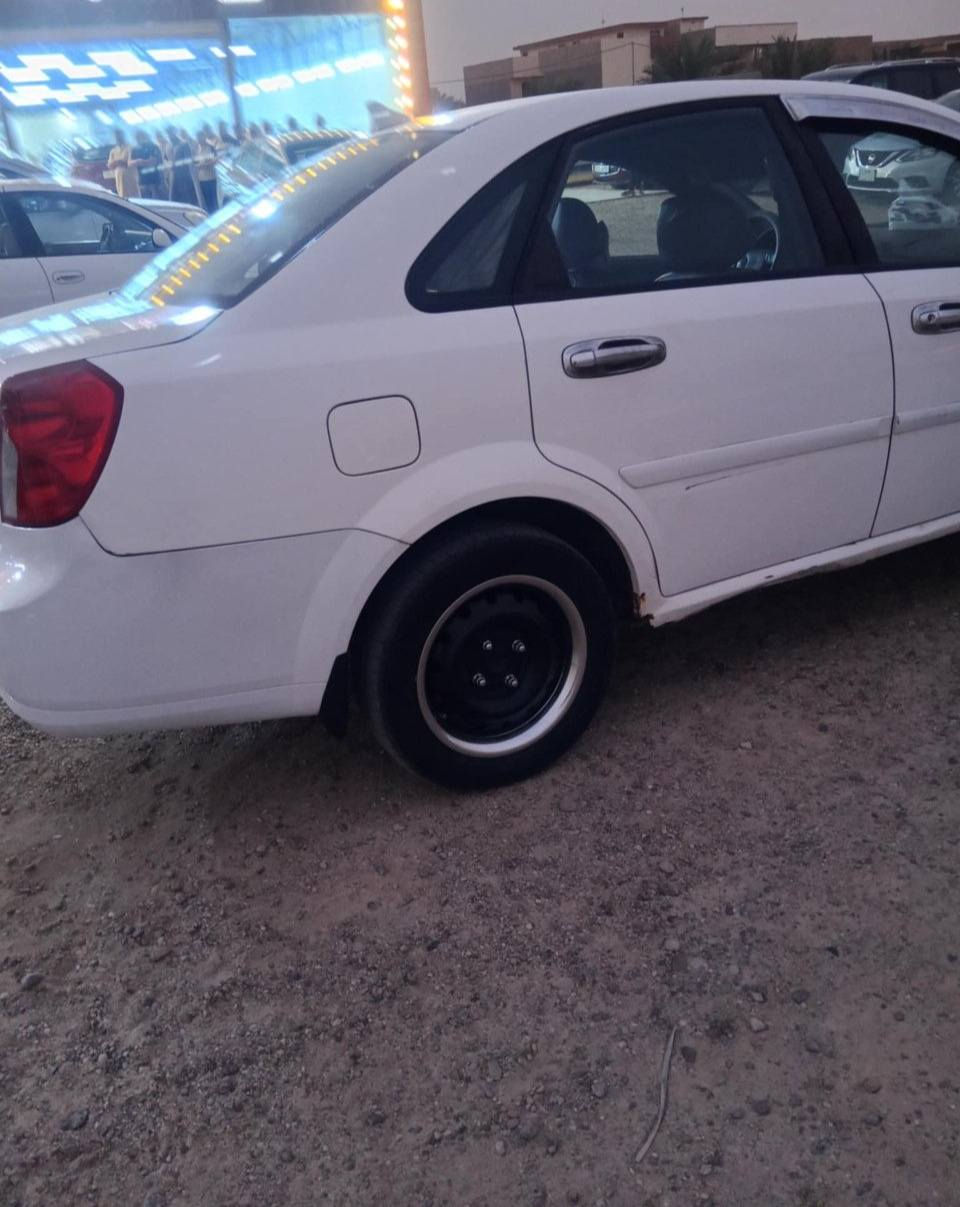 السلام عليكم
اوبترا للبيع 
موديل 2006 كير عادي 
محرك كير صدر تبريد 
رقم بغداد تحويل ثاني يوم 
السيارة جاهزة 
***********
