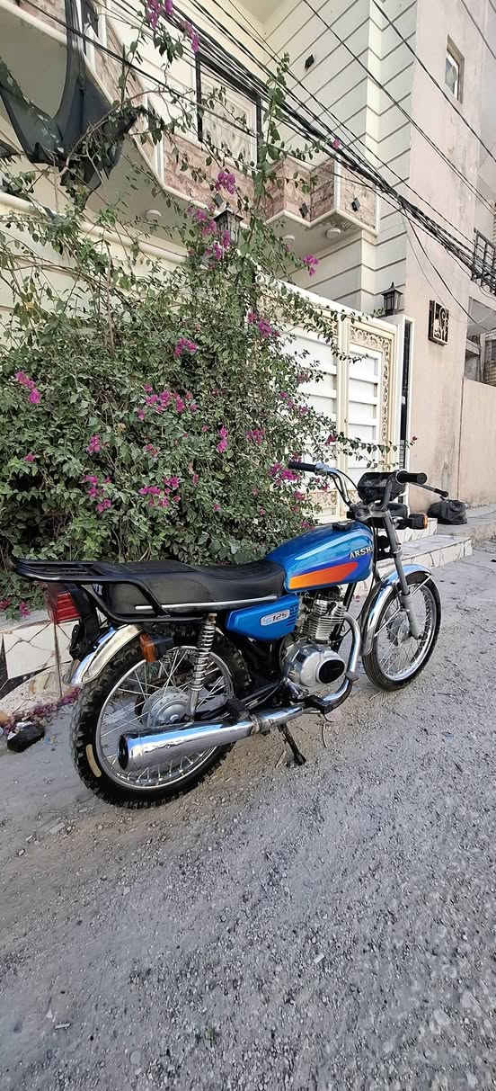 سلام عليكم دراجه البيع  مكينه صلي ملحه  نضيفه وجاهزه مابيها اي خلل لا نضيح لا تبخير شلعه فصله دراجه كلك مكفوله غراض نضيفه ويل جديد تانكي جديد روح وين مايعجبك مكاني كربلاء  حي العباس الشراي ع رقم الهاتف ***********
