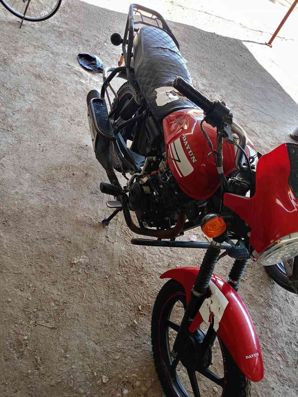 ..دراجات دايوان للبيع
..الحمره موديل 21 ..سعر مليون و200
..السوده موديل 20.. سعر مليون و 100
..للستفسار الاتصال ***********
