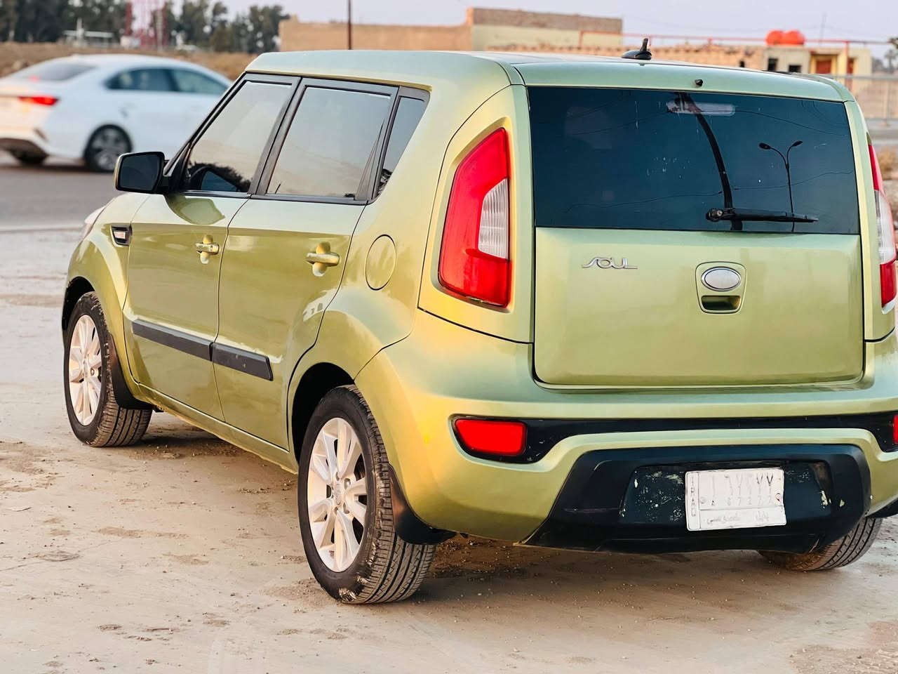 السلام عليكم
كيا صول 2013 امريكي بيها رشات صبغ اثر جراد بدون ضربه 

وبدون تبديل ليبل واحد كل السياره 

محرك كير حداديه تبريد تخم تاير شرط جاهزه مكاني بابل الشوملي السعر 83 وبيها مجال بسيط

***********
