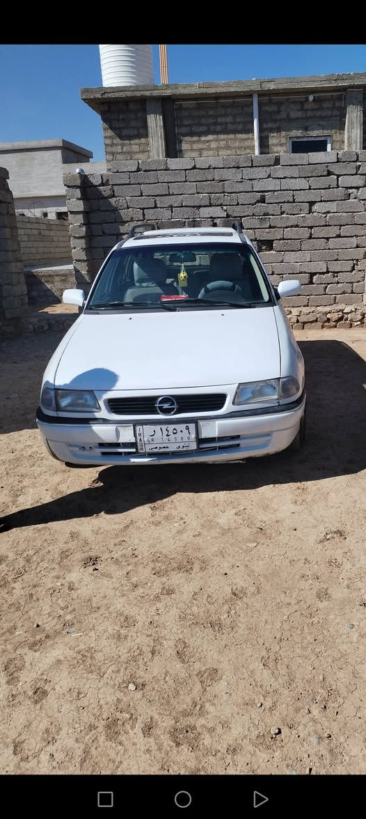 اوبل استرة استيشن صالون حجم 18  موديل 1992 كير  محرك شرط الشراي يتصل 
***********
