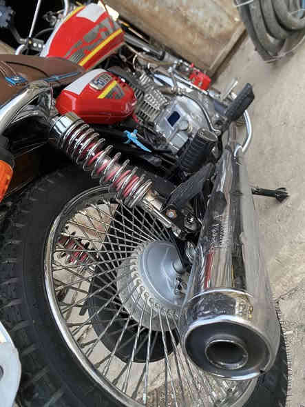 السلام عليكم دراجه تايكر للبيع موديل 24اوراق سكنر يعني مال معرض كهربائيات كلهة شغاله مكينه مفتوحه مبدل بيهة كور دراجه خير من الله نقص بس ديشبول تايرات جدد كلجات جدد عنوان بغداد حي نصر رقم ***********سعر خاص خاص
