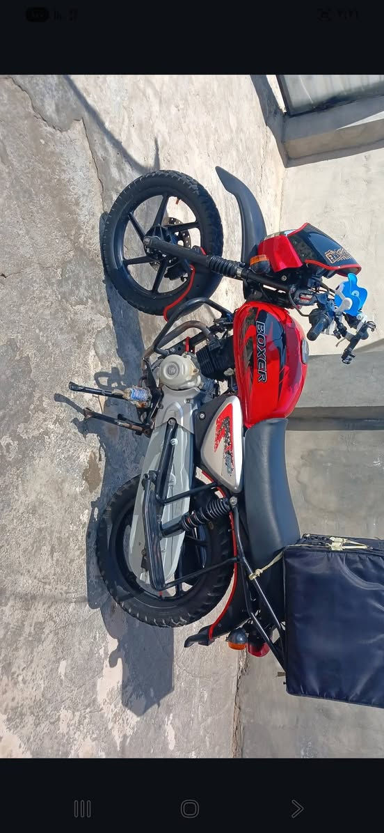 سلام عليكم بوكسر للبيع موديل22 اوراق استنساخ ١٣٠٠ وبيها مجال  الدراجه نضيفه ومابيها نقص مكاني الدوره ***********
