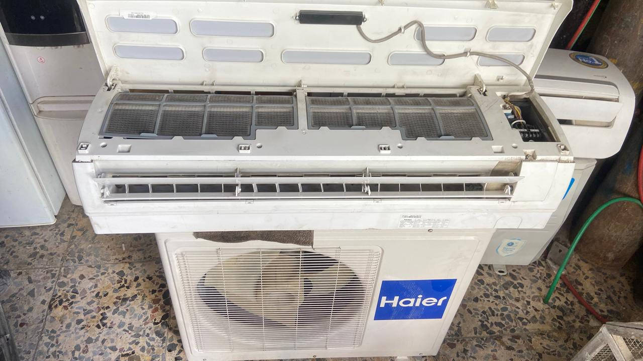 سلام عليكم
سبلت HAIER ❄️.             

2 طــن 
سبـلت كـامل من جميـع الملحقـات 
R22  فـول   عـادي ليس انڤيـرتر 🔴
نضـيف مـال بيت 🏠 
السبـلت مابـي اي نقـص نـضيف 100‎%‎ 
السـعر - 450 بـي مجال 💵💵
المـوقـع 📍
الـگرادة -داخل  
هـاتف ☎️. ***********
