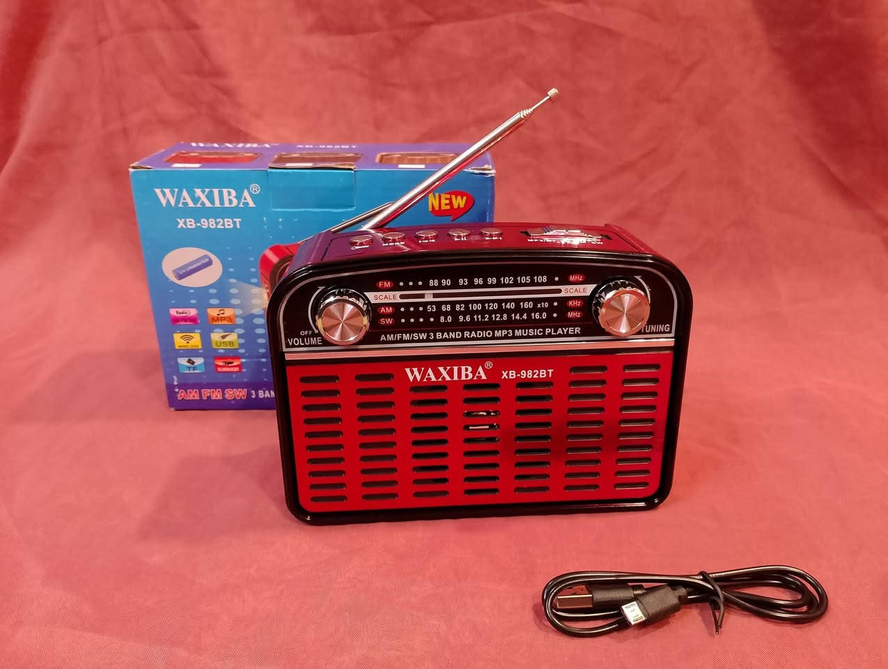 توفر لدينا راديو جميل وبتصميم كلاسيكيهذا راديو محمول من نوع Waxiba XB-962BT. يتميز هذا الجهاز بالمواصفات والتقنيات الرئيسية التالية: 
تصميم كلاسيكي يجمع بين الأصالة والتقنية الحديثة.
يدعم موجات FM/AM/SW3.
يحتوي على مكان بطارية 
مزود بتقنية البلوتوث لتشغيل الموسيقى من الهاتف.
يحتوي على بطارية قابلة لإعادة الشحن عبر USB.
مثالي للاستخدام في المنزل أو الرحلات أو المناسبات الخارجية.
إبراهيم المولى للكهربائيات ⚡
📞 *********** واتساب واتصال
📍 سوق نبي يونس – دورة الحمّام
🚚 توصيل داخل الموصل والعراق
 📍ملاحظة يوجد صيانة للجميع اجهزة 
#بيع_و_شراء #الموصل #العراق #سوق_نبي_يونس #العراق
