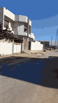 دار 220م ركن للبيع طابو زراعي سند 25 مكاتبه ووكاله بناء حديث تبليط  وكهرباء وماء وخط مولد شارع 10م منطقة سكنية متكاملة استقبال كبيرة وصاله ومطبخ وغرفتين نوم وحمام وصحيات وبيتونه كبيره ممر جانبي وخلفي كراج سيارتين ام العضام طريق السدة أو طريق مقابل مستشفى الرازي فرع جامع ابراهيم الخليل السعر 105 مليون وبي مجال للشراي للاستفسار خاص او ***********
