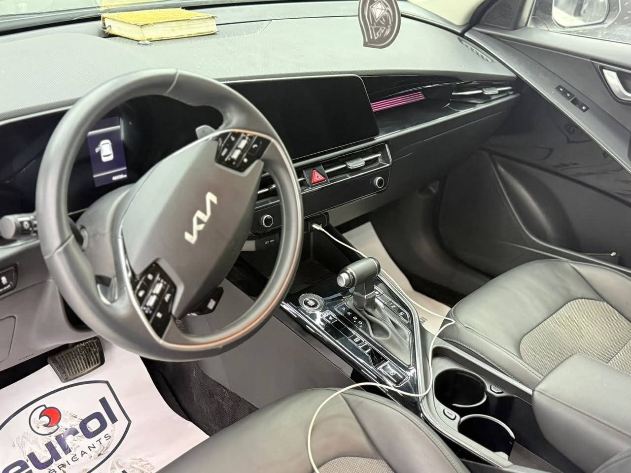 كيا نيرو 2023سعر 145$سياره جاهزه مابيه اي نقص غير مذكور بسونار
وارد أمريكي – مرقمة بغداد

تريد سيارة صرفها قليل جداً

كيا نيرو هايبرد 2023 خيار عملي وعصري، بحالة ممتازة جداً، لون مميز، نظافة عالية واستخدام خفيف.

🚗 محرك 1.6 بنزين + هايبرد

⚡ قوة تقريباً 139 حصان

⛽ صرف اقتصادي جداً (4–5 لتر لكل 100كم حسب القيادة)

🔄 تبديل أوتوماتيك 6 سرعات DCT

الحادث:السياره دعاميه وخشم البنيد بي شبر بارد موضح 

المواصفات:

✔ شاشة كبيرة + عداد ديجيتال

✔ بصمة تشغيل + بصمة أبواب

✔ دخول ذكي

✔ نظام Eco / Sport

✔ مثبت سرعة

✔ رادار أمامي + مانع تصادم

✔ محدد مسار + تصحيح مسار

✔ نقطة عمياء

✔ كاميرا خلفية + حساسات أمامية وخلفية

✔ Auto Hold

✔ شاحن وايرلس

✔ كراسي جلد ومخمل + تدفئة

✔ إضاءة LED أمامية وخلفية

✔ شفتات على الستيرن

✔ نظام صوتي مميز + بلوتوث + USB

سيارة مريحة وهادئة، مثالية للاستخدام اليومي داخل بغداد، وتوفر عليك فرق كبير بالمصاريف مقارنة بسيارات البنزين.

الموقع: بغداد –مجمع بسمايه

الرقم : ***********

اتصال واي استفسار اني حاضر
