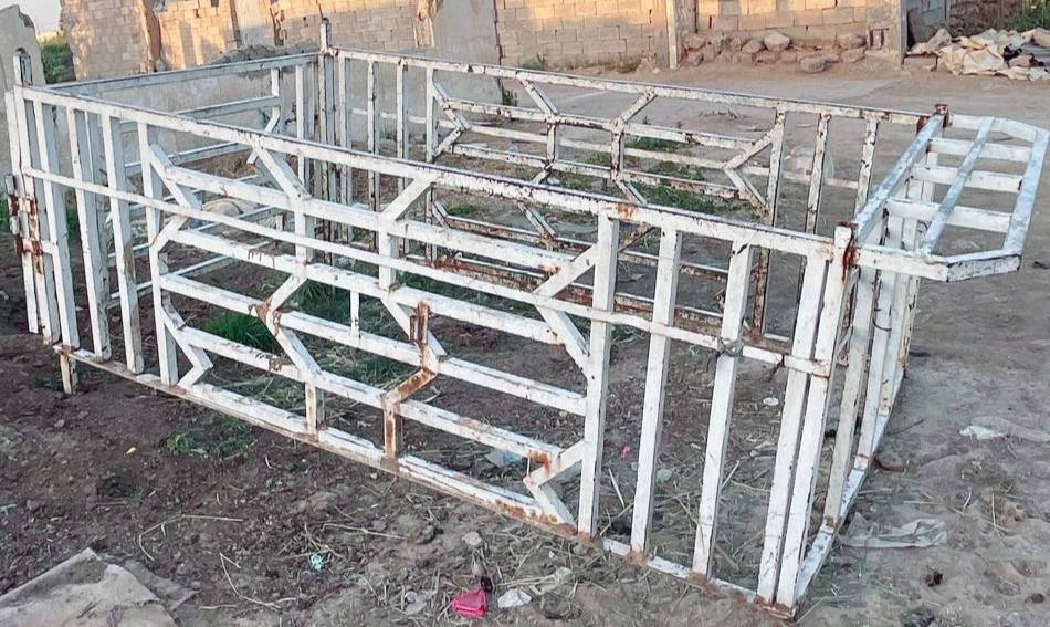 السلام عليكم محجر شخاط كيا نثيه 2700 للبيع سعر 200 وبيه مجال 
للاستفسار / ***********
