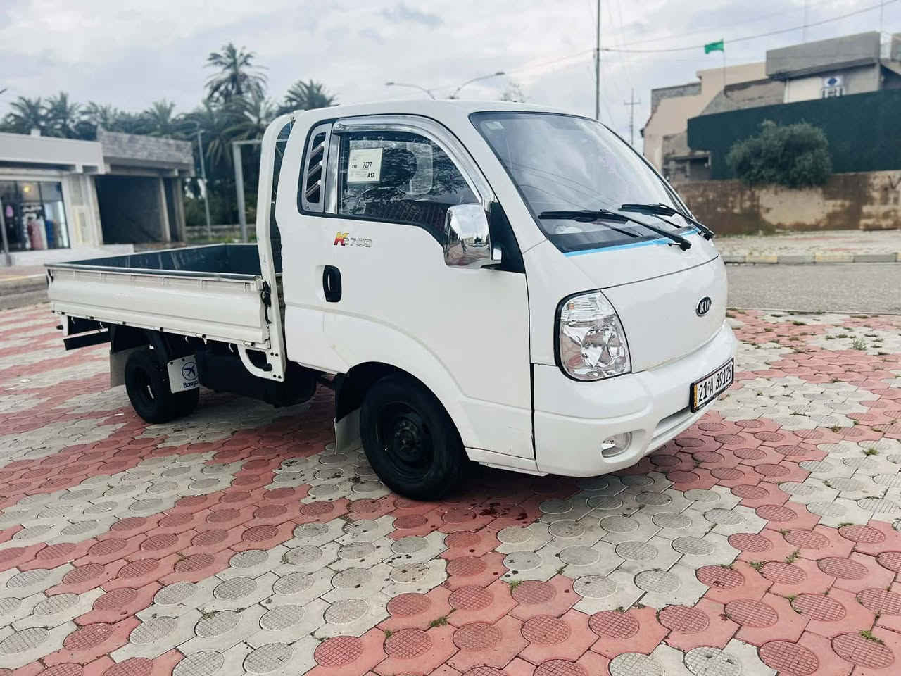 السلام عليكم بنكو  ٢٧٠٠موديل ٢٠١٠ مابيهه اي نقص بس بيهه باب سايق  مبدل ودوسات امصلحات رقم سليمانيه سنويه ٣١ كفاله من كلشي سعرهه ٩٢ وبي مجال بسيط ممتواجد ع نت  ***********
