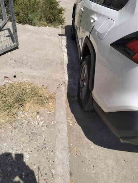 السلام عليكم 
للبيع
تيوتا راف فور  2022 ابيض 
محرك 4 سلندر 2500
وارد كندي ضرر بسيط مثل ماموضح بالصور والسونار 
رقم بغداد 
مواصفات Xle بدون فتحة 
موقع السيارة بغداد - حي العدل
معلومات الكار فاكس موجودة 
السعر : 26500 دولار 
دفترين وخمسة وستين ورقة  مجال بسيط 
للاستفسار الاتصال :*********** 
غير متواجد ع الفيس بوك بغداد
