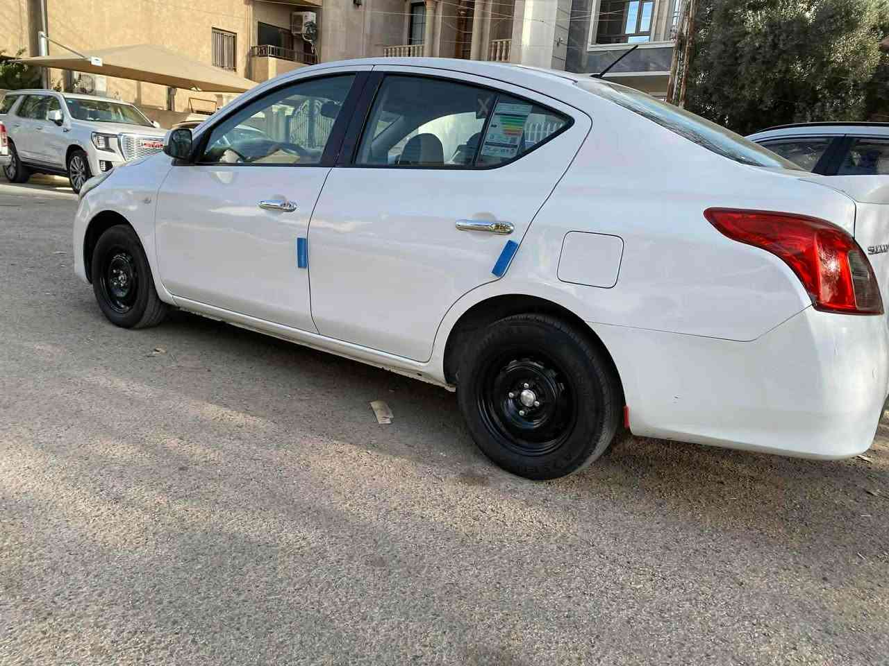 سني هندي موديل 2019
بليته زركة
مكفولة من الصبغ أو تكحيل 
بصمة ونظام سكيورتي كامل
تشغيل عن بعد 
نظام ترحيب 
مرايه وكاميرا خلفيه 
حساس خلفي 
دوشمة كشنات و ارضيه جلد وكاعيات ليفه
صدر جديد كامل اصلي شركة
عليها أدامة كاملة
رقم بغداد جديد 
هزه جديده 
بأسمي وتحويل ثاني يوم
سيارة كامل بدون نقص ولا برغي 
السعر 107 وبيها شي بسيط كلش 
مكاني بغداد حي الجهاد 
*********** بغداد, العراق
