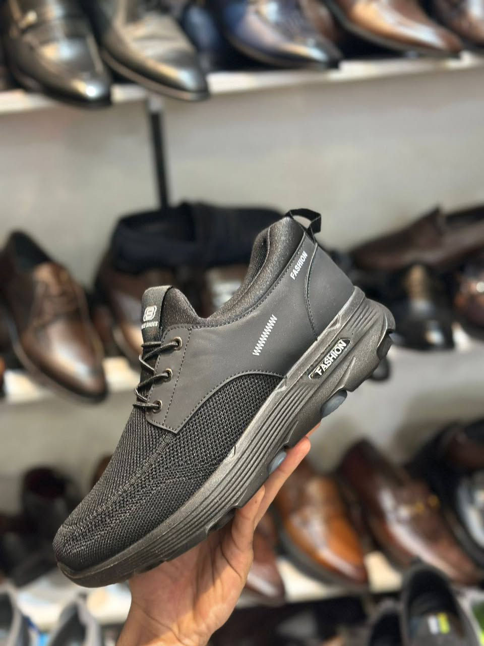 قياساااااات (43_44_45_46_47)

حذاء طبي بوزن خفيف وجودة ممتازة 

فوم طبي مريح وزن خفيف

خاصية مانع تزحلق وحماية القدم

للطلب خاص او واتساب
***********

متوفر توصيل الى بغداد وجميع محافظات العراق
