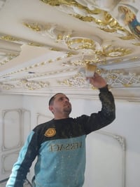 يتوفر لدينا كادر صبغ وديكورات مع كادر سيراميك للاتصال 07708404217