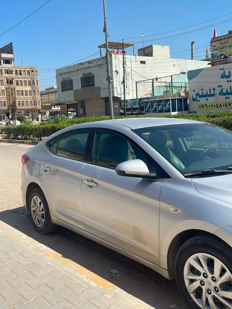 النترا 2018 #خليجي
الموصفات // 
-اللون سلفر 
- شاشه كبير 
- المحرك 1600 دوش نضيف جداً  
- العداد 150 الف كيلو متر
- باتري جديد وادامة للتبريد وفيت بوم وبلكات قبل اسبوع
 -صدر السيارة بلادي نظيف
-كشنات تغليف جلد 
ملاحضة / اي نقص بالسياره مابيها 
//// السياره بانزين عادي وفوللل

الضرر / قبق الجنطة صبغ + الجاملغ 
الحوض سليم ١٠٠٪؜ 

السعر // 188$  قابل للتفاوض 

التواصل على الرقم او واتساب
***********

