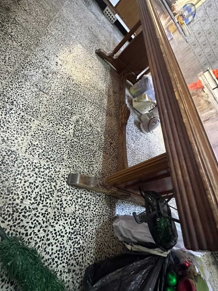 ميز طعام صاج بدون كراسي تكمه درجه اولى 
ب100 وبي مجال 
*********** 
السيديه
