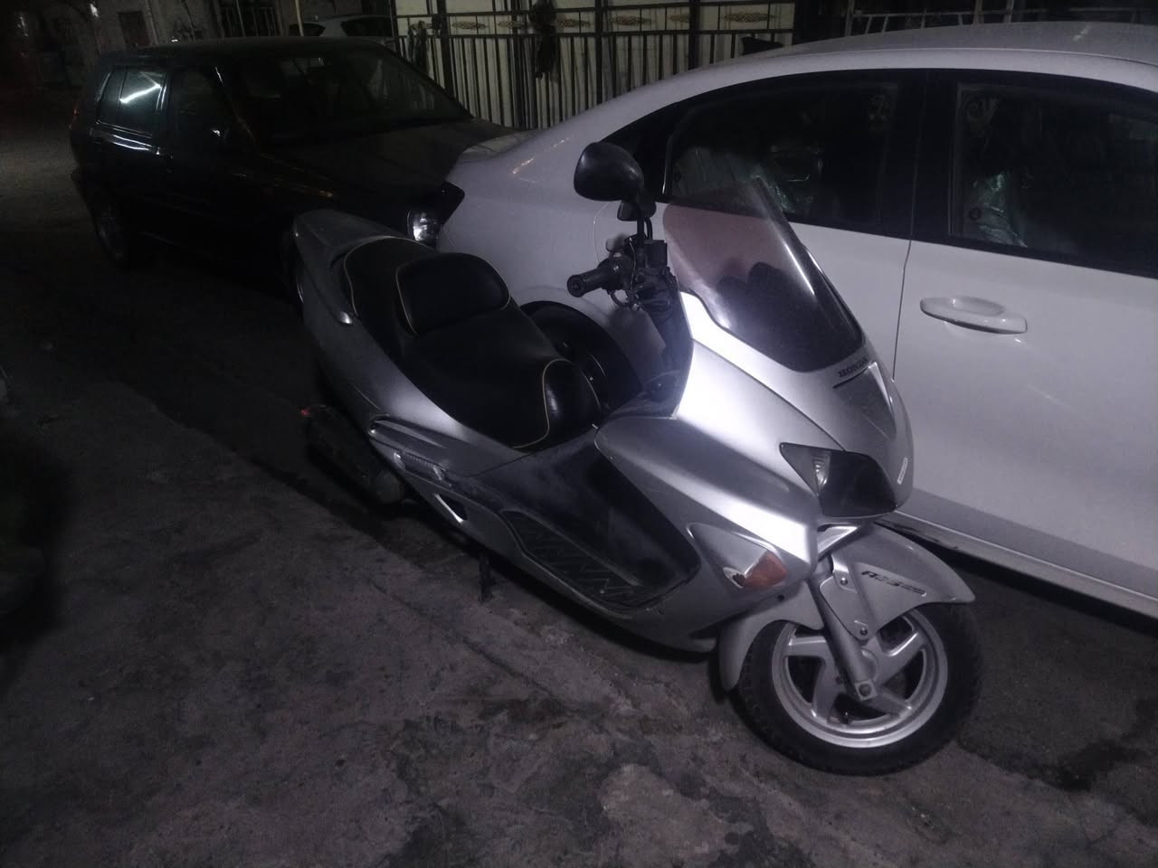 فورزة 06 للبيع
كلجات رياضي
تخم تاير جديد
بريكات جديدة
كشن جديد
الدراجة خير من الله
عوزهة جم شغلة
رايدهة ب850
***********
