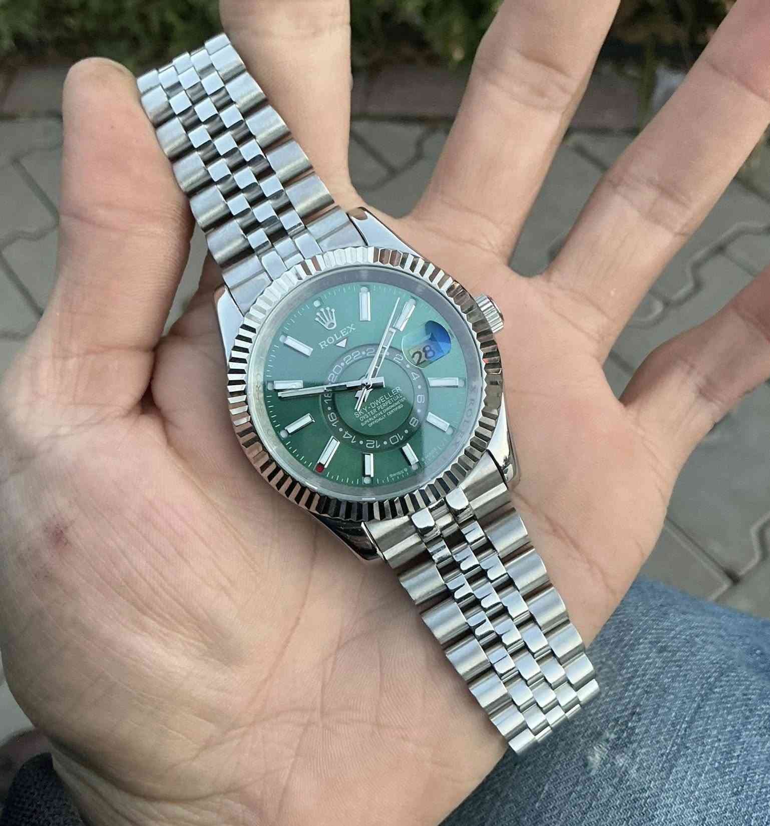 السلام عليكم ساعة رولگس سكاي دويلر 
اوتوماتيك
مينة مميزة
قرص GMT داخلي
عقارب وارقام لامينوس
قطر 40
سير جوبلي 
مختمة بالكامل
قفل بحري
145 الف


**إذا كنت صاحب هذا الإعلان وتريد حذفه لأي سبب، رجاءا أرسل رسالة إلى الدعم الفني**