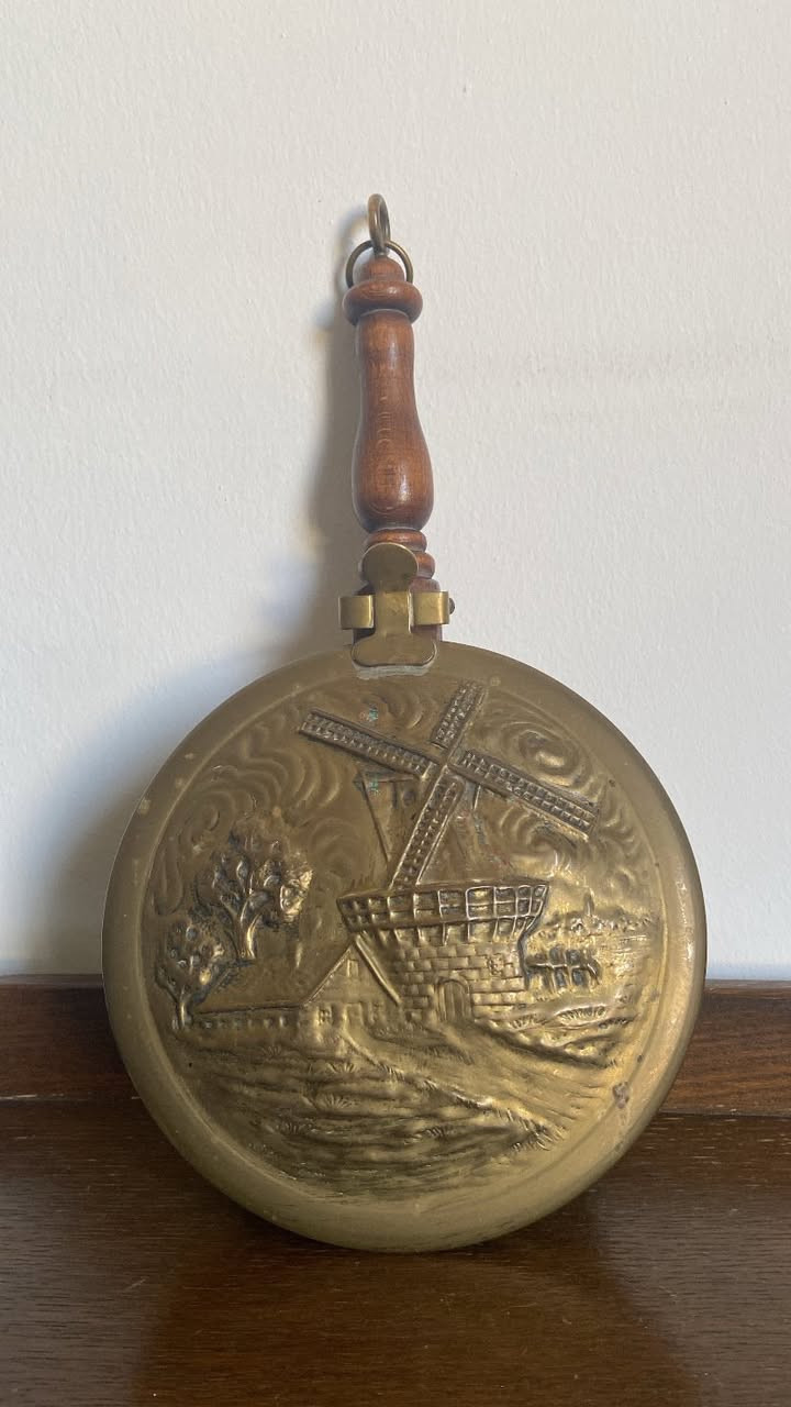 مقلاة عدد 2 نحاس من الانتيك المميز كل قطعة سعر للاستفسار والتواصل ع الخاص


**إذا كنت صاحب هذا الإعلان وتريد حذفه لأي سبب، رجاءا أرسل رسالة إلى الدعم الفني**