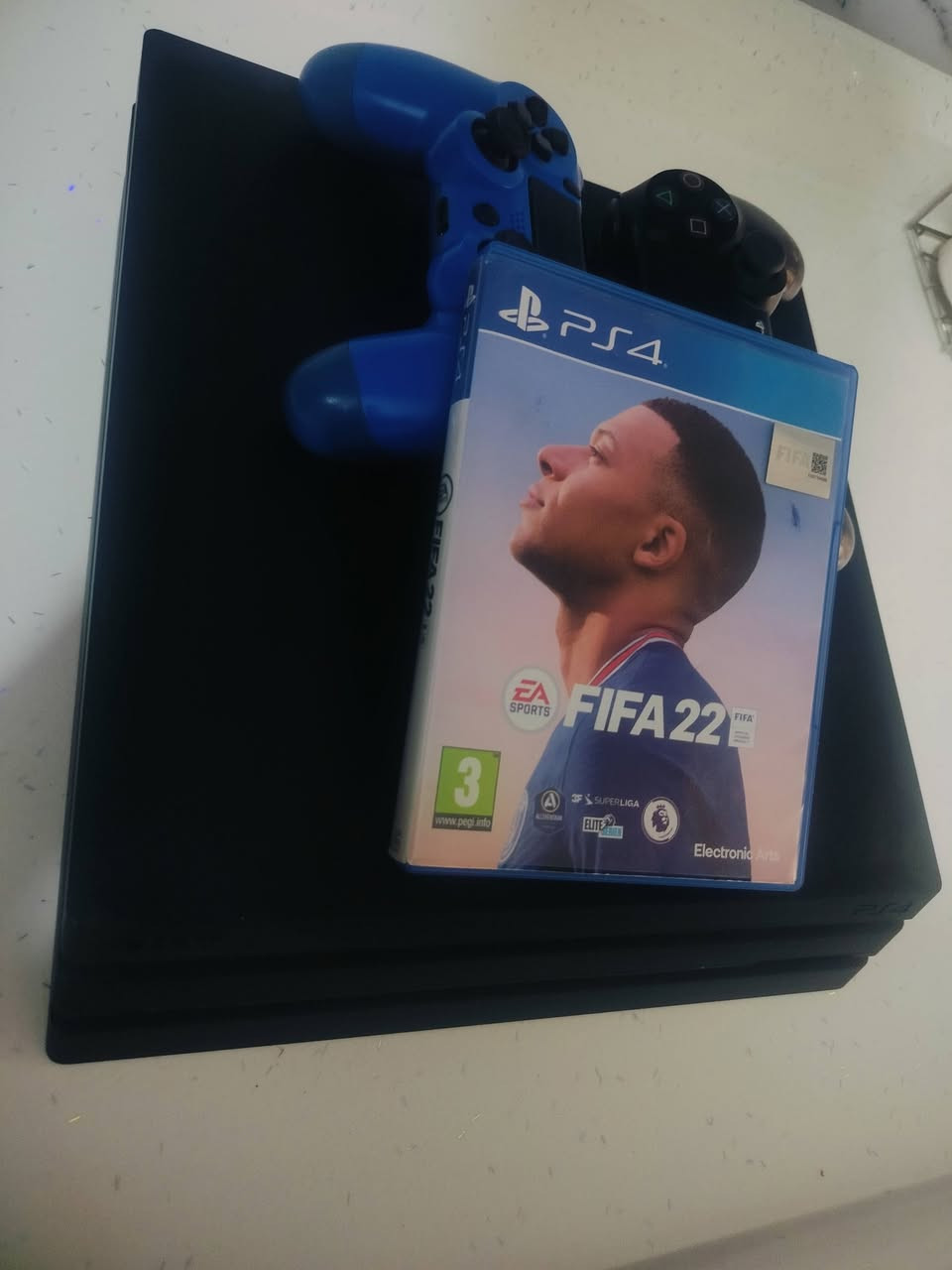 سلام عليكم بلي فور برو وياه جوستكين و فيفا 22و الذاكره واحد تيره و بيع بدون مراوس رايده ب 350و بي مجال اتصال على هاذه الرقم ***********و بي وتساب ما متواجد خاص
