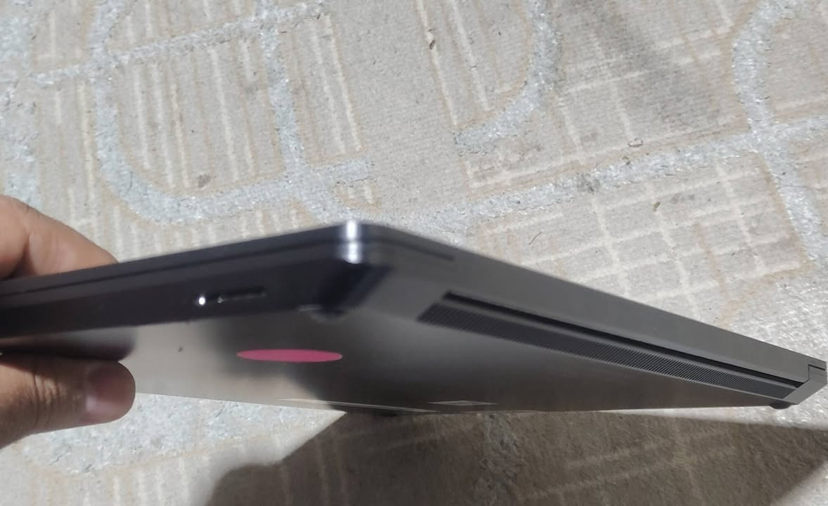 الابتوب مستعمله بحاله جديده
surface laptop 6
رام 32
هارد ssb m.2 1T
المعالج ultra 164 H
الشاشه لمس 10 اصابع دقه كلش عاليه
وندوز اصلي 
وياهه فقط شاحنة اصليه
سعره 1,600,000
مكاني بغداد الجديده 
***********
