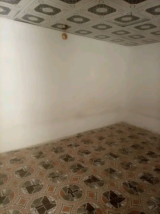 للبيع بيت 50 متر طابو زراعي قرار 25 بمطار القديم بنهاية شارع اسواق موحان مؤجر بشهرية بناء ابلوك  وعكادة السعر 15 وبي مجال للاستفسار 
***********
