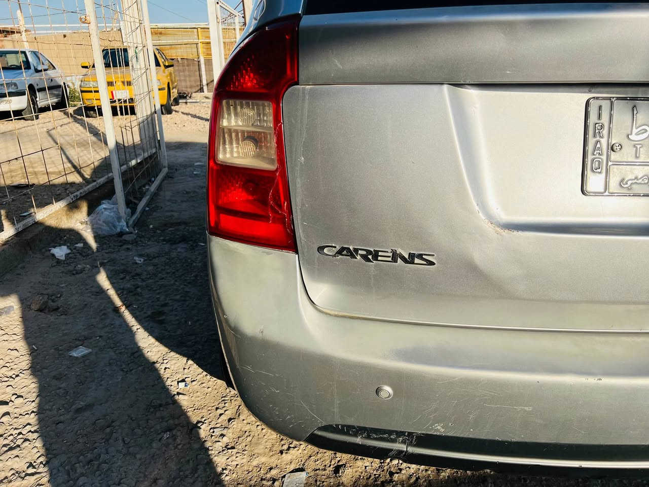 كيا كارينز 2009
حدادية جديدة 

تخم تايرات 

تبريد قطعتين ثلج 

بيها بارد وصبغ بالجاملغ عكس السايق 

وبارد بالجنطة وخدوش بسيطة بالبابين 

رقم بغداد بسمي السعر ١٠٥ وبيها مجال رقمي *********** 
مكاني الديوانية قضاء الشامية
