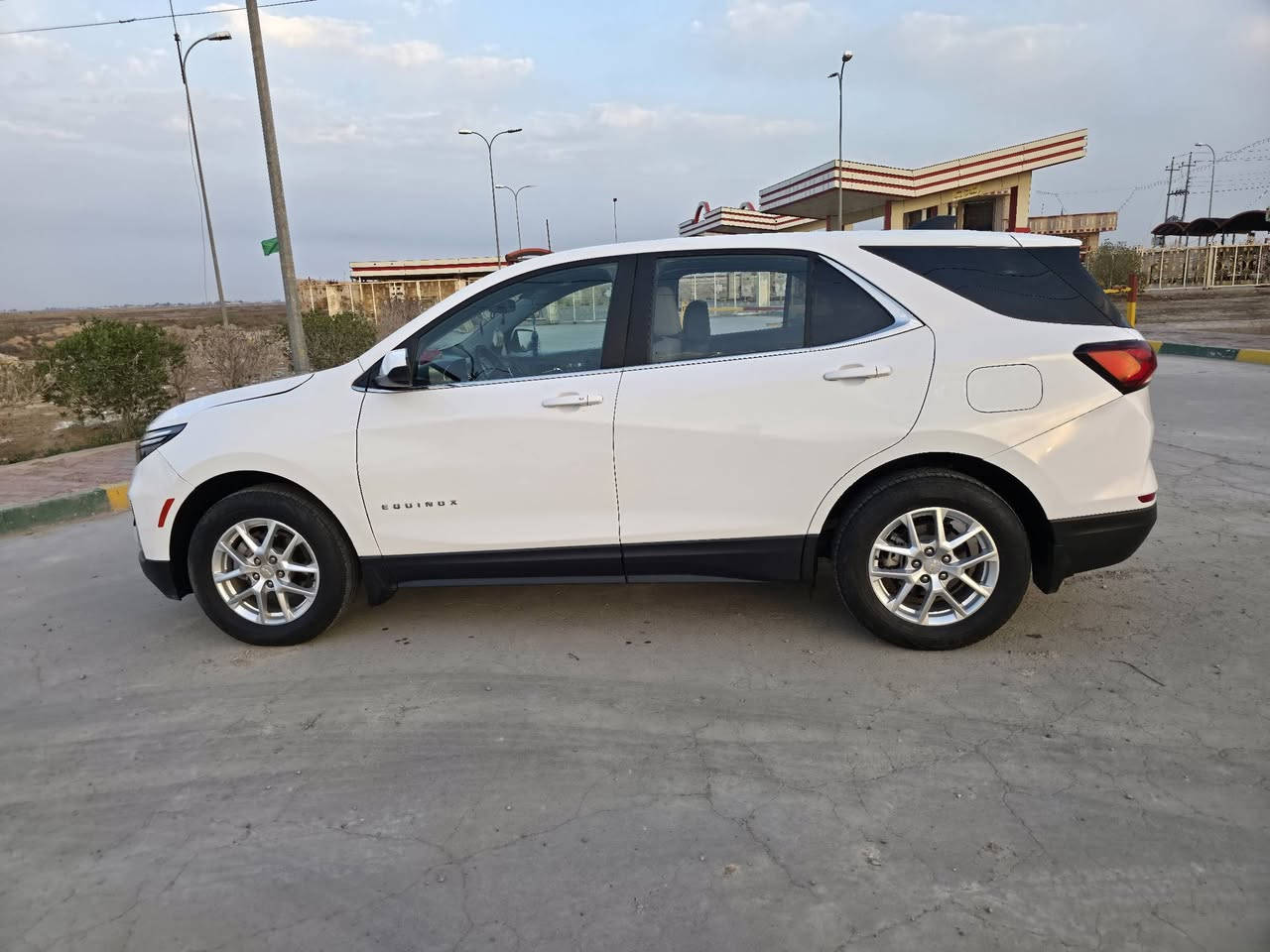 Chevrolet Equinox 2023
ايكوينكس ٢٠٢٣ ماشه 25 ميل فقط
فئة LT
محرك 4 سلندر 1500 تيربو
قوة 175 حصان
ناقل حركة أوتوماتيك 6 سرعات
دفع كلي (AWD)
حساسات امامي خلفي
رادار جانبي - نقاط عمياء
5 راكب
بصمة تشغيل
بصمة أبواب
كامرة خلفية
شاشة كبيرة
(AUX + USB + بلوتوث + Apple CarPlay + Android Auto)
مقاعد قماش
كرسي سائق كهرباء
تحكم ستيرن
مثبت سرعة
حساس ضغط إطارات
تنبيه مغادرة المسار
مساعد البقاء بالمسار
فرملة طوارئ أمامية
تنبيه اصطدام أمامي
تحكم نزول منحدر
لد نهاري
مكيف أوتوماتيك
حادث امامي- وبيها ملاحظات كما موضح بالسونار
السعر ١٦٥ 
العنوان/ ميسان   ***********
