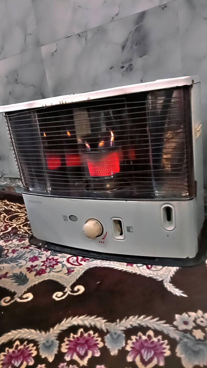 سلام عليكم عندي صوبه للبيع نضيفه المكان بغداد سبع اقصور السعر 40 التصال عله الرقم ***********
