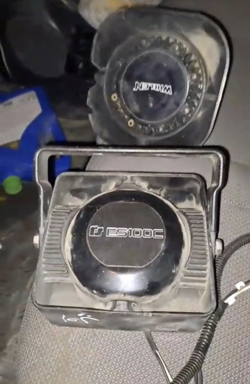 للبيع سماعات بوليسي ويلن اصلي فاتحن من تاهو بوليسي 100 واط حقيقي اقوة سماعات بلعالم  
بغداد ***********
