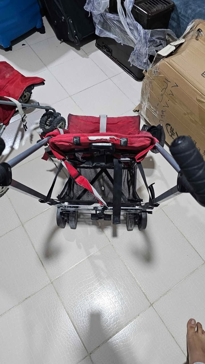 عربات اطفال بحاله جيده جدا لا يوجد كسر او تصليح جاهزات للاستخدام اثنينهن سعر ب30 الف .
النجف الاشرف 
قرية الغدير الاولى 
0️⃣7️⃣8️⃣1️⃣0️⃣5️⃣5️⃣0️⃣0️⃣4️⃣2️⃣ النجف, العراق
