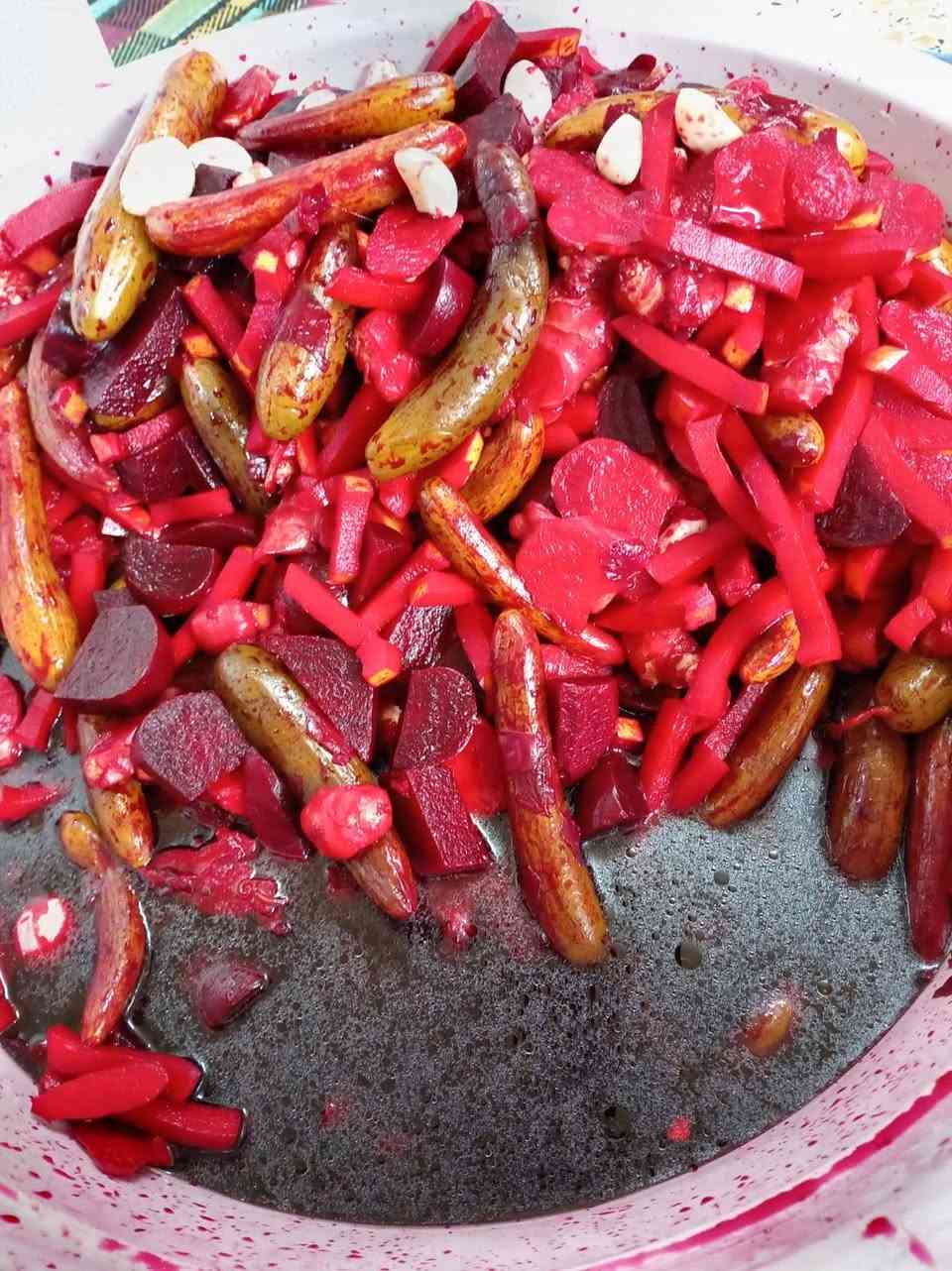 عرض خاص عرض فقط يومين
طرشي موصلي
5 كيلوات بس 10 الف
4 كيلوات طرشي 
واحد  دبس رمان
الحجز خاص او اتصل ***********
توصيل كل تكريت متوفر
