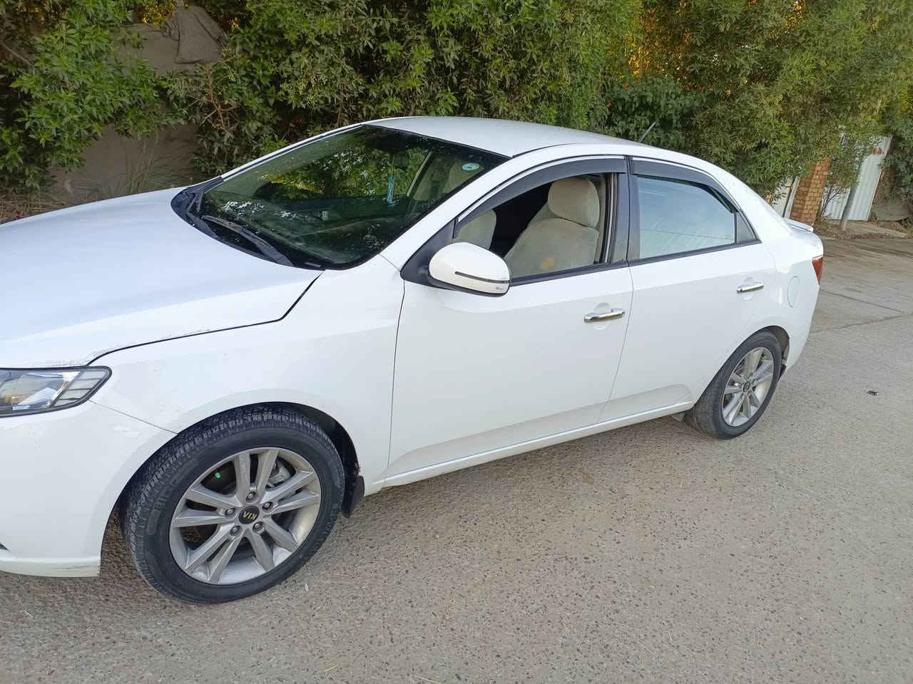 السلام عليكم عندي سيارة سيراتو موديل 2011 كربلاء طويريج رجاءاً شوف السونار قبل لا تتصل
الرقم ***********
السيارة باسم عربي
السعر 87 ورقة
