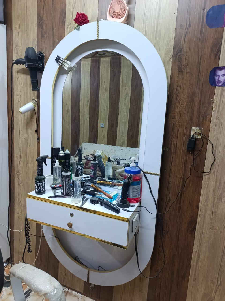 السلام عليكم غراض حلاقة متكاملة ونضيفة للبيع السعر خاص أو للاستفسار ***********
