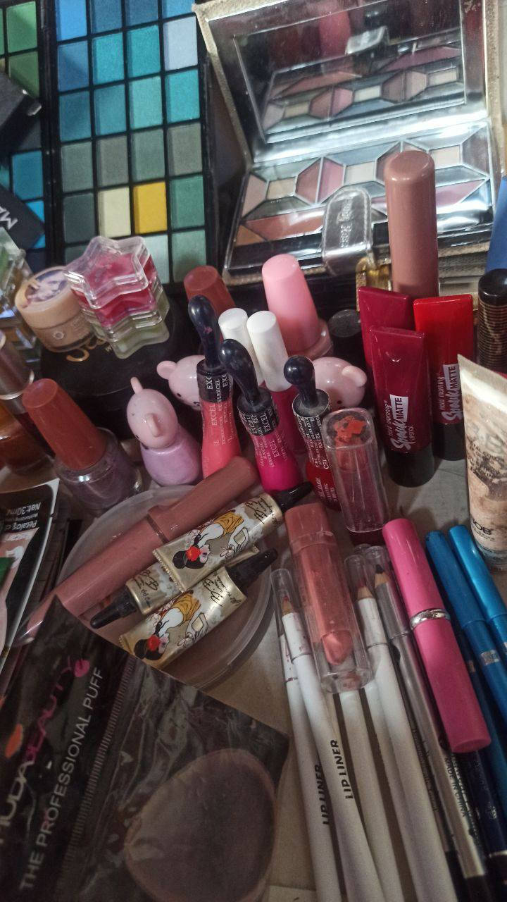 كارتونه مكياج مشكل غير مستخدم اكثر من ١٠٠ قطعه ب٢٥ مع التوصيل


**إذا كنت صاحب هذا الإعلان وتريد حذفه لأي سبب، رجاءا أرسل رسالة إلى الدعم الفني**