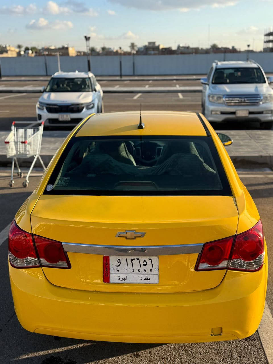 سلام عليكم  للبيع شوفرليت  كروز رقم  بغداد  مديل 2013 وارد أمريكي ضربته جاملغ خلفي مكينه 1800  سياره جاهزه مابيه نقص
السعر 68 وبيه حك الجيه  مكانها بغداد الشعب 
***********
