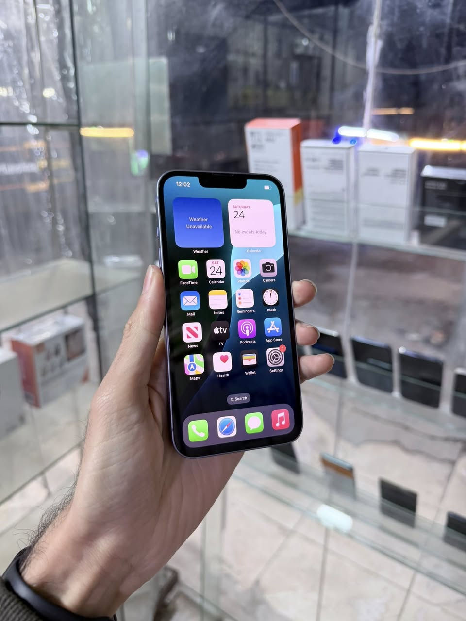 ئایفۆن ١٤ ڕەگی شین زاکیرەی ١٢٨ گێگا
مۆبایلەکە ئی سیمە هەتا بڵێی جوان و خاوێنە
کەپسە و زەمانی کۆمپیتەر و هەوا پاتری ٨٤ رە
نرخی ٣٢٠ دۆلارە ناونیشان هەولێر ، قەڵاتی نوێ
مۆبایلی هاوکار ژمارە مۆبایل ***********📲
