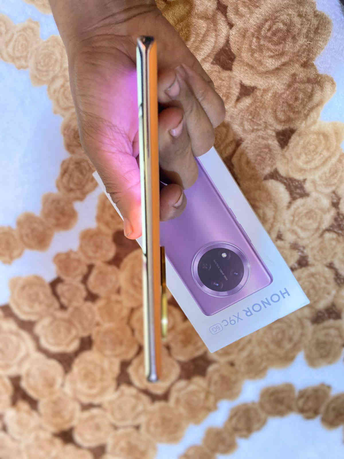 السلام عليكم هونر اكس 9c كامل ملحقات جهاز نضيف ومكفول من كلشي ذاكره 256 الداخليه 24 والمواصفات كلهن موجودات مقابيل عينكم السعر 275وبي مجال بسيط والي ينطي سعر من كيفه يسمع كلام ما يليق بيه
مكاني حله مجسر نادر استفسار اكثر اتصل وبيك خير ودلل ***********
