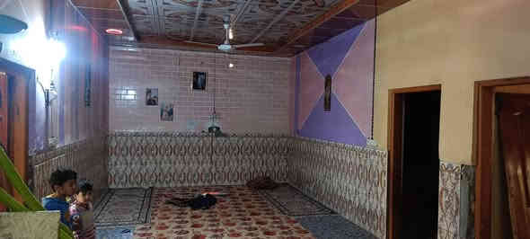 سلام عليكم دار للبيع يحتوي علا غرفتين وصاله ومطبخ وبراني المساحه كل 476متر زراعي منطقه السيد صلطان يبعد عن الشارع 10مترسعر 25بي مجال ***********
