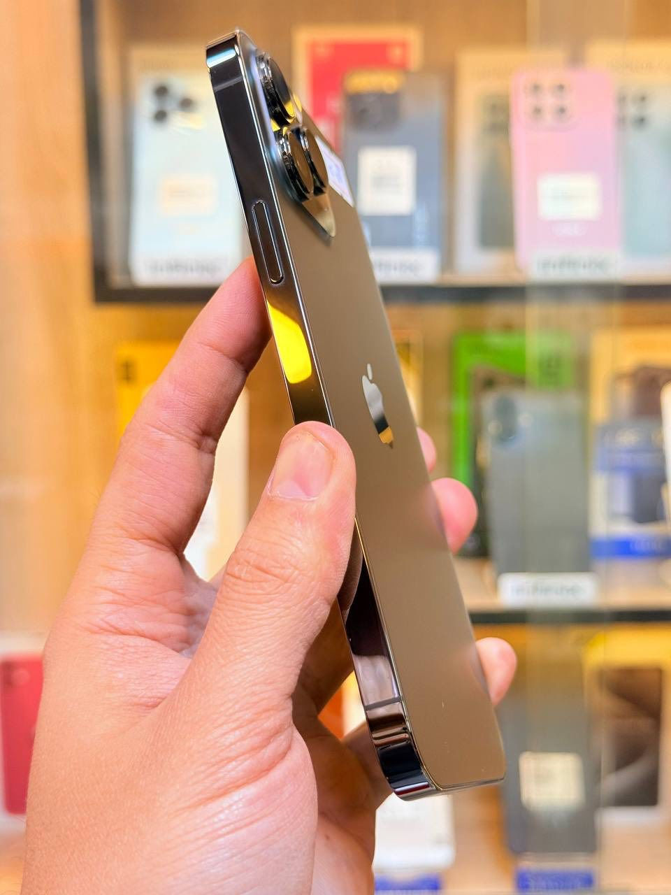 🔥🔥 اقوه عرض حالياً 🔥🔥
ايفون 13 ابروماكس ذاكره 256 بطاريه 90 لون مميز تاهو  نضافه 100‎%‎ حاله حال الجديد ممبدل بي شي وتر بروف عل حاسبه كله نورمل وبي ضمان 5 ايام فحص واستخدام نموذج M الاصلي  مكاني بغداد البياع شارع 13 مركز الريس للموبايل 
السعر700 الف 
***********
