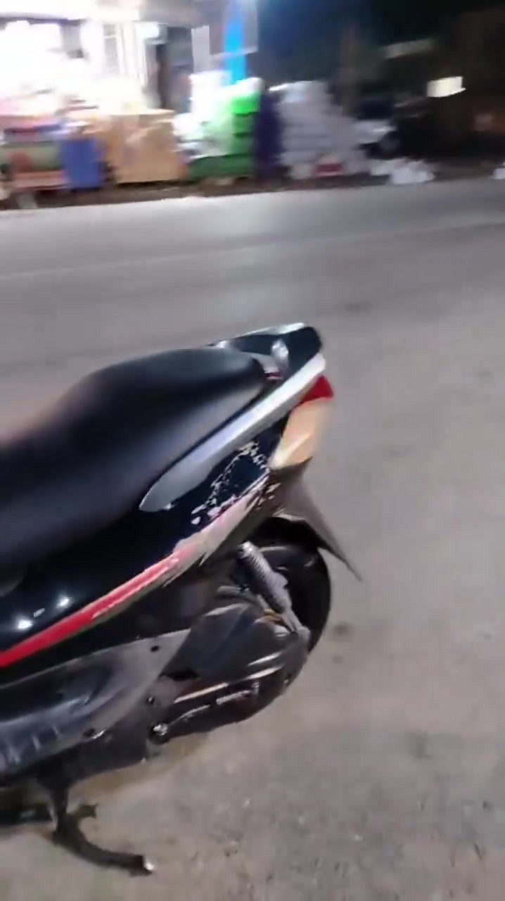 سلام عليكم  ظراجه سكنس نثيه 140دراجه مكينه نضيفه بس بيهة تكطيع او شويه الكفرات بيهن زلوغات سعره 500او بيها مجال /مكاني جسر ديالى القديم العريفيه رقم ***********
