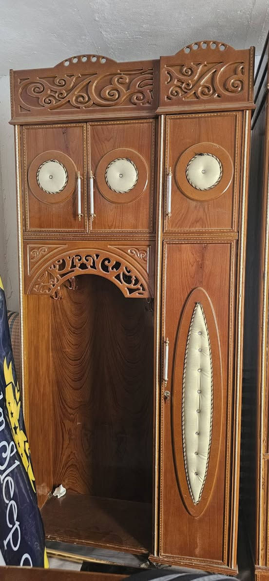 غرفه نوم صاج اصلي 7قطع السعر مليون وربع وبيها مجال الستفسار واتساب ***********
