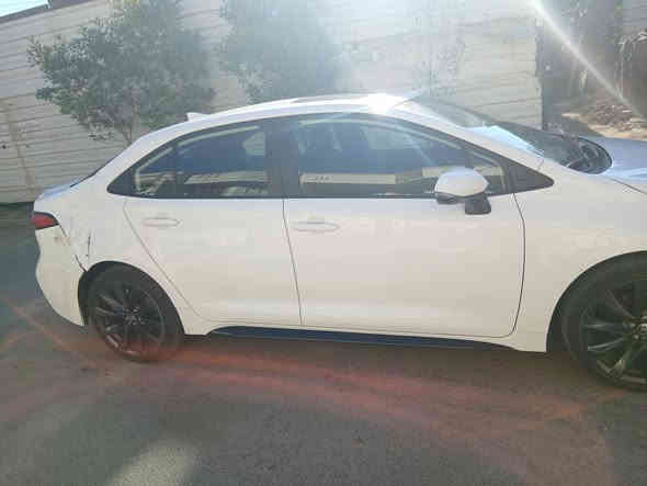 سلام عليكم
تيوتا كورلا وراد امريكي 
موديل 2024هايبرد
فئته SEفول مواصفات 
دخول جديد تترقم اي محافظه من عدا الاقليم 
بعده على حادثه ممصلحه 
بدون ايرباك بدون دواخل بدون شواصي 
ماشيه 63mi
مواصفات 
فتحه 
اشاير بل مري 
ثلاث انظمة قياده 
ايكو 
سبورة
نورمال 
رادار امامي رادار خلفي رادار رادارجانبي 
شاحن واير ليس 
مثبت سرعه 
مانع تزحلق 
كشنات رياضي 
هند بريك بصمه 
اتو هولد 
بيه هواي مواصفات 

السعر:175 وبيه مجال
العنوان:بغداد العامريه 
الاستفسار: ***********
