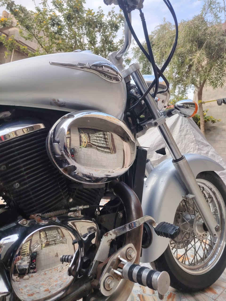 للبيع 
شادو ٤٠٠
رقم بابل/ سنويه ولوحات
 نقصها فقط اشاير
السعر المطلوب ٢٣ ورقه وبيها مجال شي قليل
/*********** /
