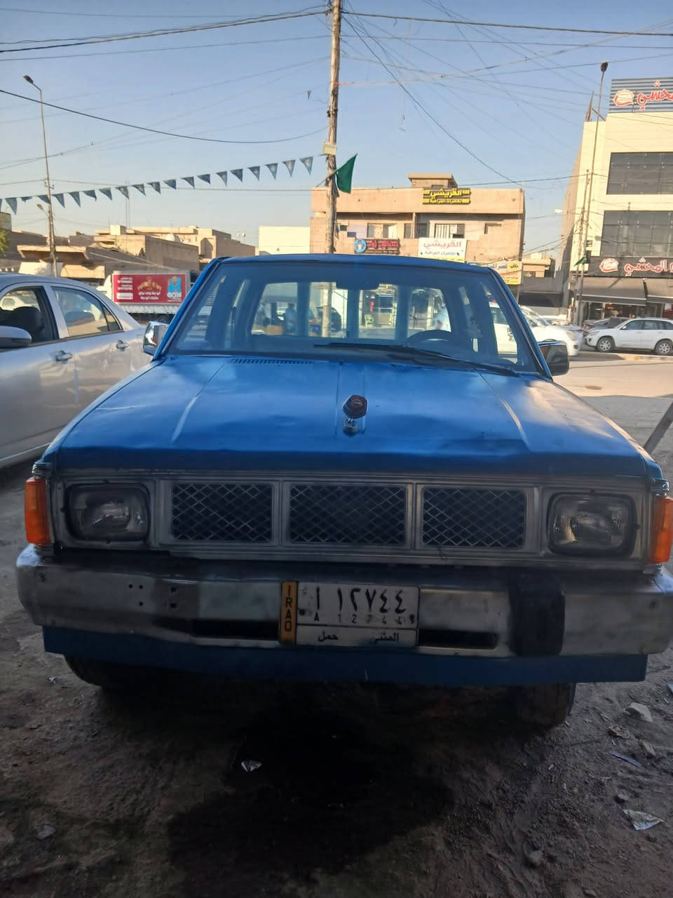 بيكب نيسان موديل 1990
رقم مثنى مشروع وطني سنويه 27 ثاني يوم تحول 
مكينه وكير ونجي جديد حاويه 
صدر امامي خلفي جديد
داخل نضيف 
كهربائيات كلها شغاله 
بدي نضيف 
السياره جاهزه باقي ترتيب خارج فقط 
سعر 24 وبيها مجال 
مكاني بغداد الدوره شارع ٦٠ 
***********
