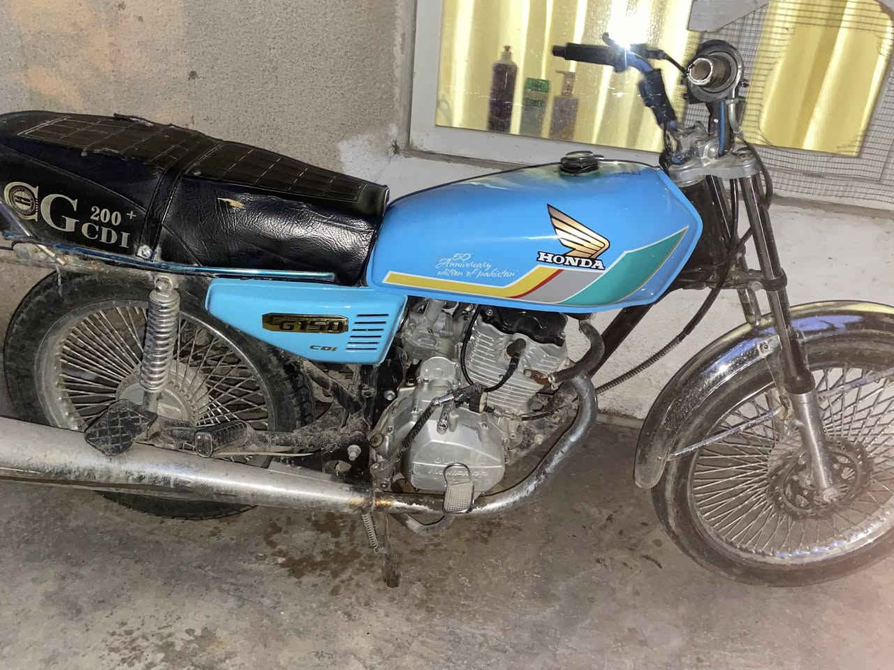 کاکە سلاوی  خواتان لێبیت ئەم ماتۆرە بۆ فرۆشتنە بی حەیبە و کیشەیە مالی دۆستە مۆدیلی 2021 سەوتی تیدا نیە شوینمان سلیمانیە نرخی 330 هەزار مەحەمەلەیەکی برایانە ***********
