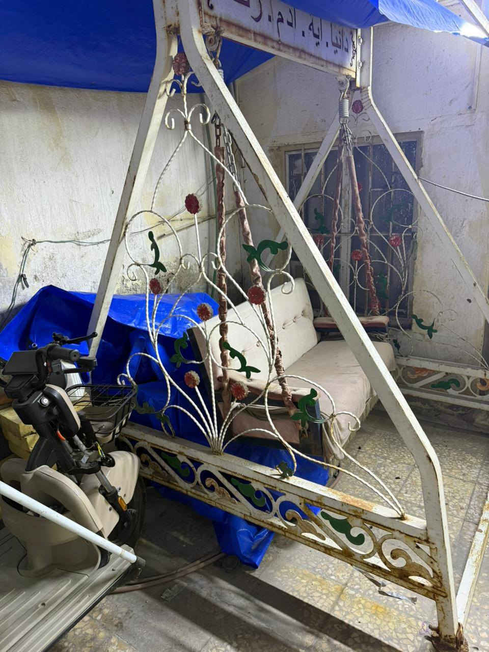 مرجوحة تفصال حديد ثقيل تتحمل وزن شكد ما تريد تاخذ نفرين و بيها ضوة فوك العنوان البصرة حي الكفاءات السعر 150... ***********
