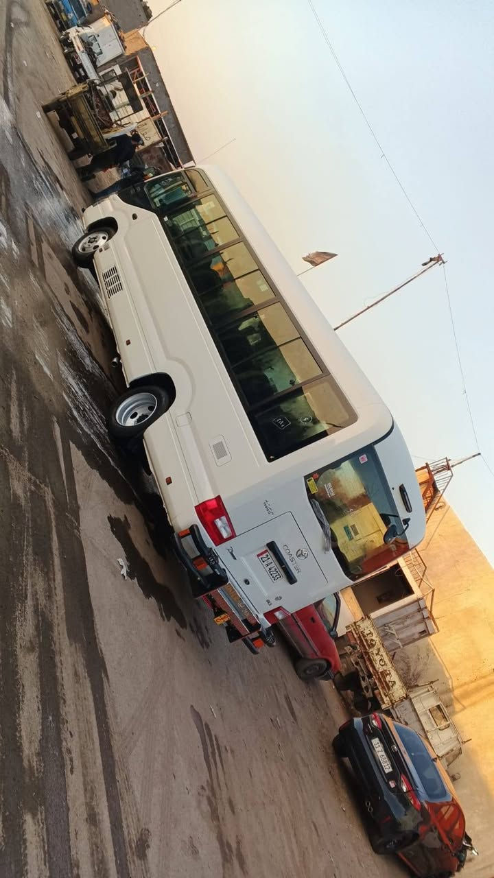 السلام عليكم كوستر 20 للبيع دخول جديد السيارة كاملة مكمله ستاركس نزالات فتحه تانكي لايتات بطن بوشيات السيارة 6 تايرات صبغ ويالة بولش تنتات كشنات نايلون حراري دروعه امامي خلفي السيارة كاملة مكملة نقصها بس سيباية والسيارة بيها مكانين تبخير صغار فقط مكانها بغداد للاستفسار ***********
