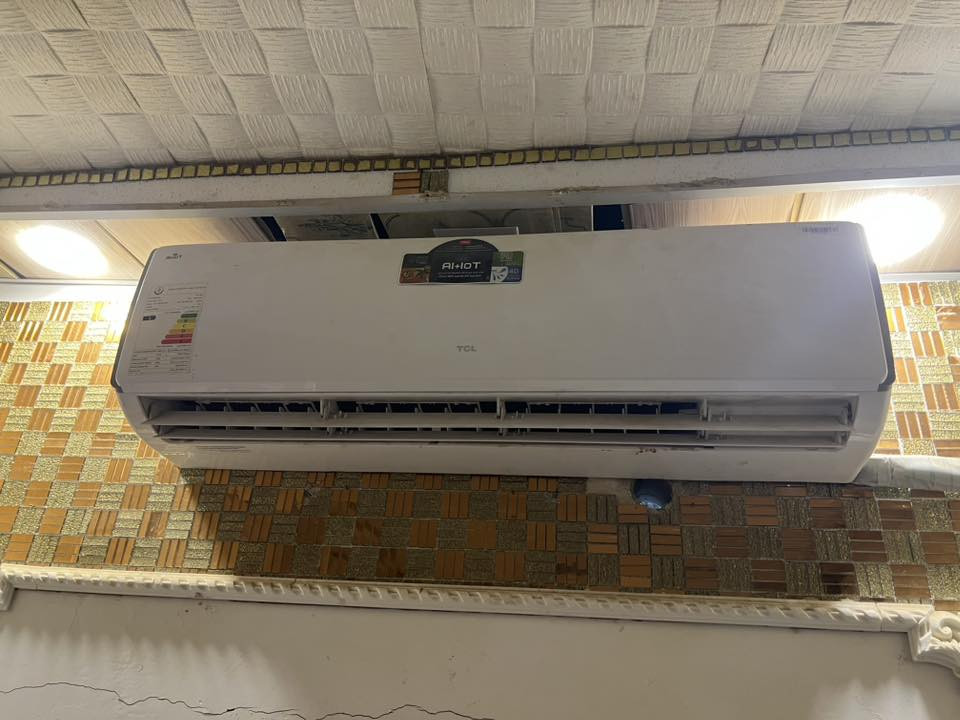 سلام عليكم  ( *********** )

سبلت 2 طن شركه TCL كلش جديد ع الفحص سعر 320 الف
مكان ديوانيه حي الامين
