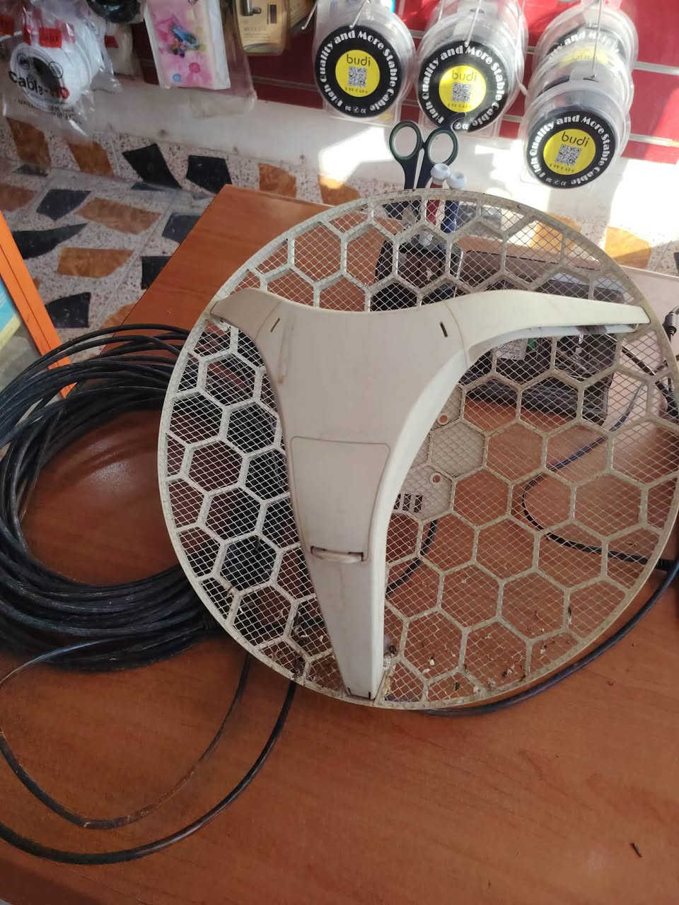 جهاز انترنت مع كيبل نظيف  

السعر 60 الف 

هذا رقمي ***********
